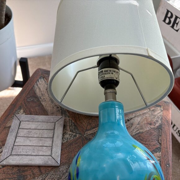 Charleston Home 18-inch Yoselin Blue & Swirled Handblown Glass Lamp with Shade - Picture 7 of 10